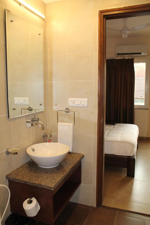 Veera Strand Park Serviced Apartments Калангут Екстер'єр фото